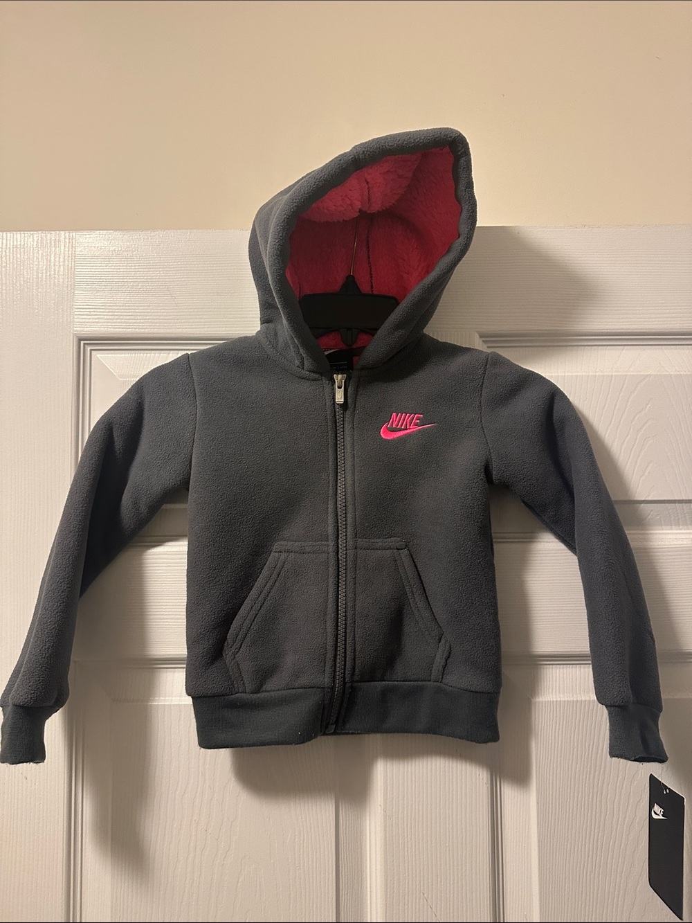 NWT Toddler Girl’s Nike Gray Fleece Hoodie with Pink Lining - Size 4T